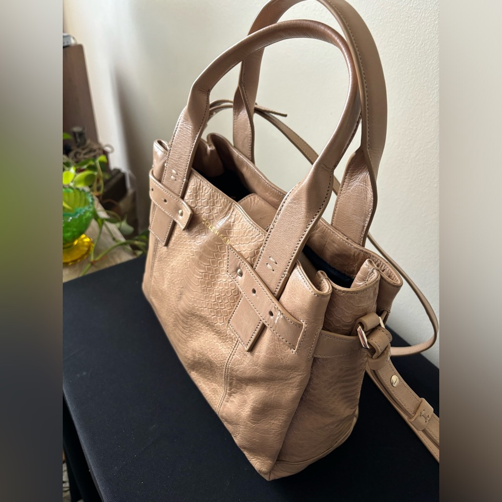 Chic Cole Haan Bonheur Medium Satchel Distressed Tan Leather Shoulder Bag